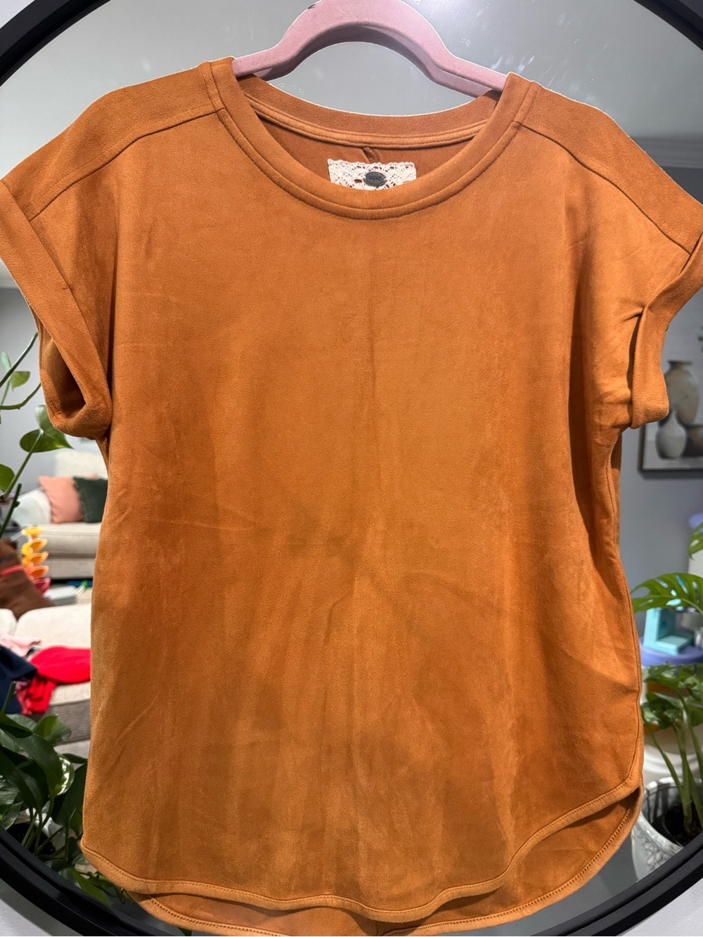 Cupio Short Sleeve Round Neck Tee in Rust Orange